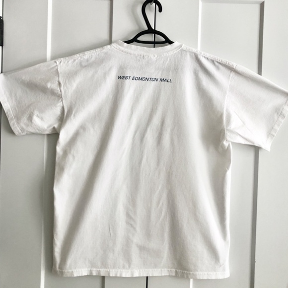 Hooters, Vintage T shirt, West Edmonton Mall, Mens Size Large, Good Condition - Picture 2 of 8